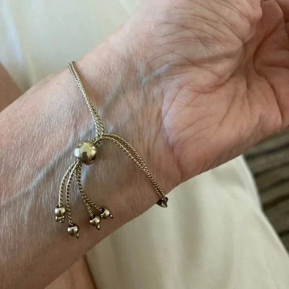 Hand made adjustable cross bracelet - Picture 2 of 4